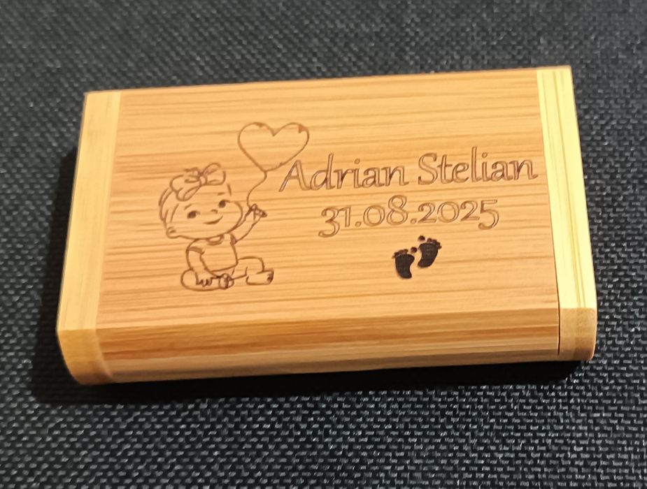 stick USB +cutie lemn cu magnet