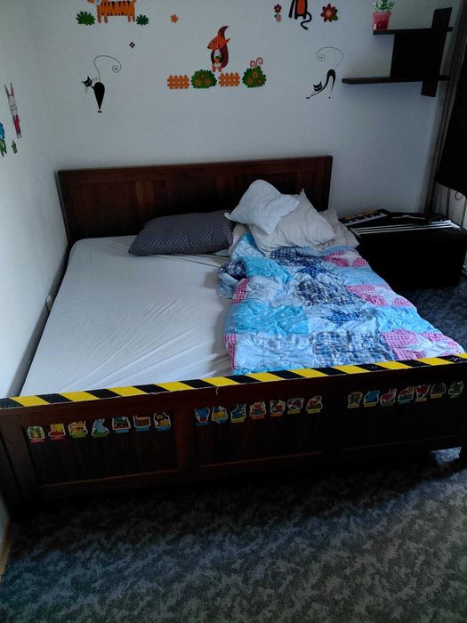 Vand pat masiv 180×200 si saltea.