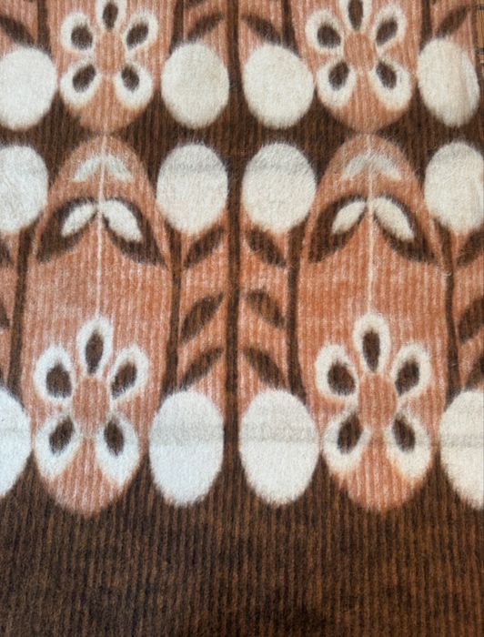 Два броя меки вълнени одеала с две лица