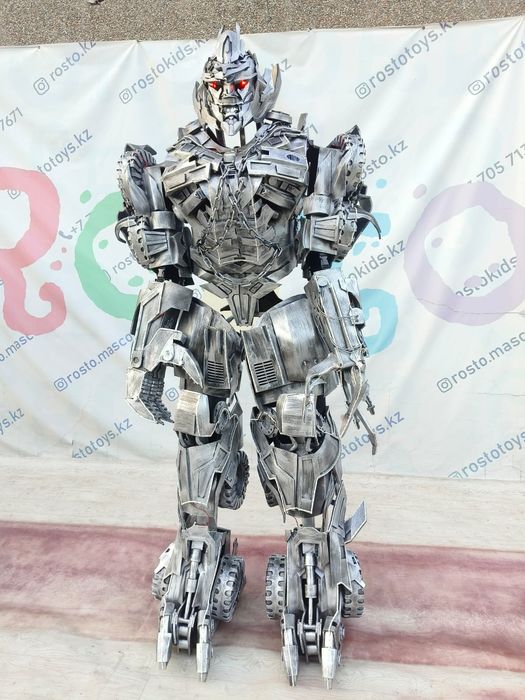 Трансформеры Оптимус Прайм и Мегатрон в наличии