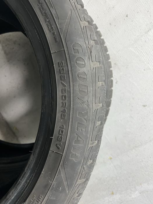 235/50/19 Зимни гуми GoodYear