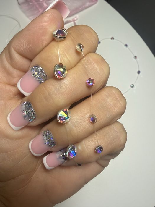 Бижута сваровски, колие, гривна  на нежна прозрачна корда.