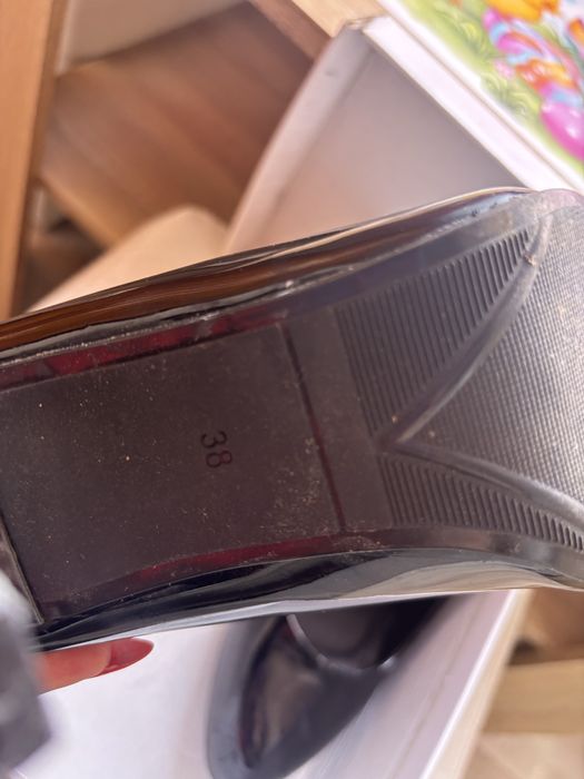 Черни обувки на ток