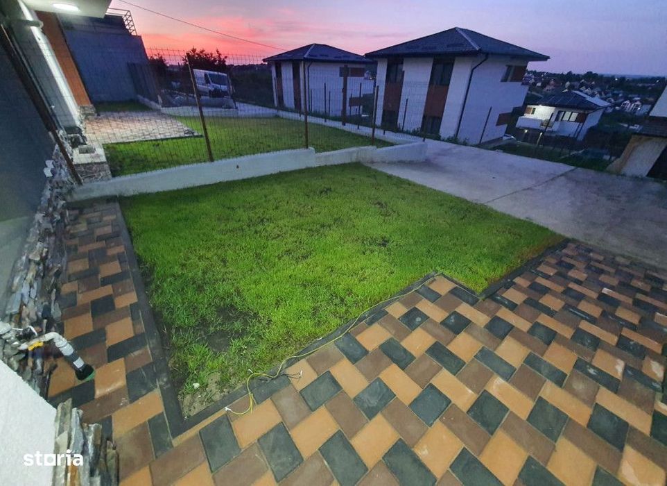Apartament tip duplex,80mp+30mp teren+2 parcari-Valea AdancaCod:154680