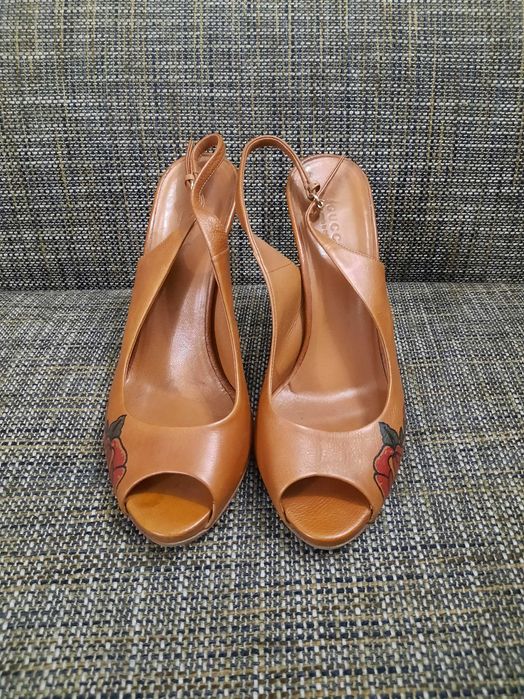 Gucci slingback peep-toe brown-camel shoes