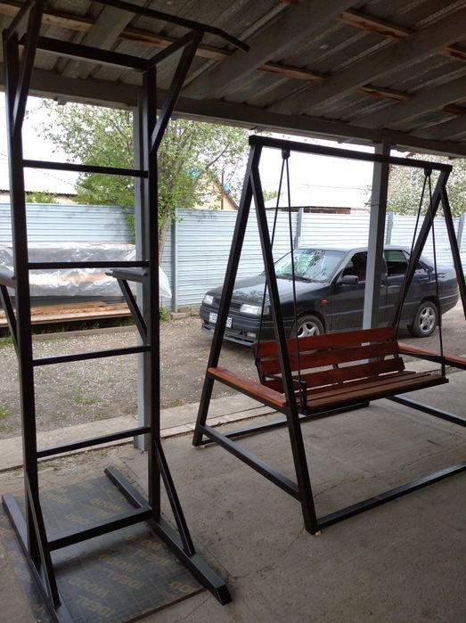 Качели лофт для сада во двор
