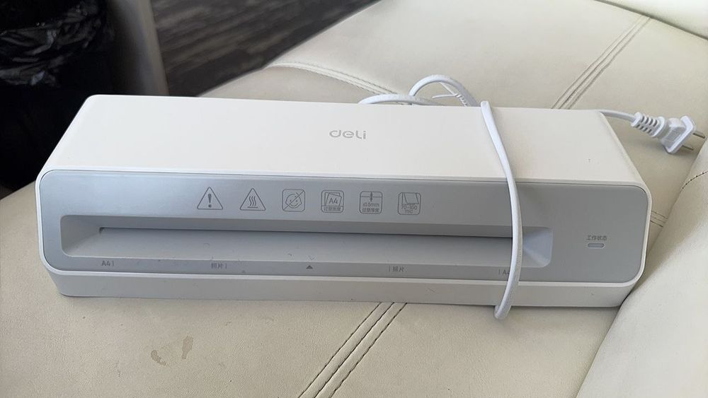 Laminator DELI orginal optom. Yetkazib berish tekin.