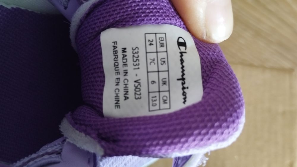 Маратонки и сандали Adidas