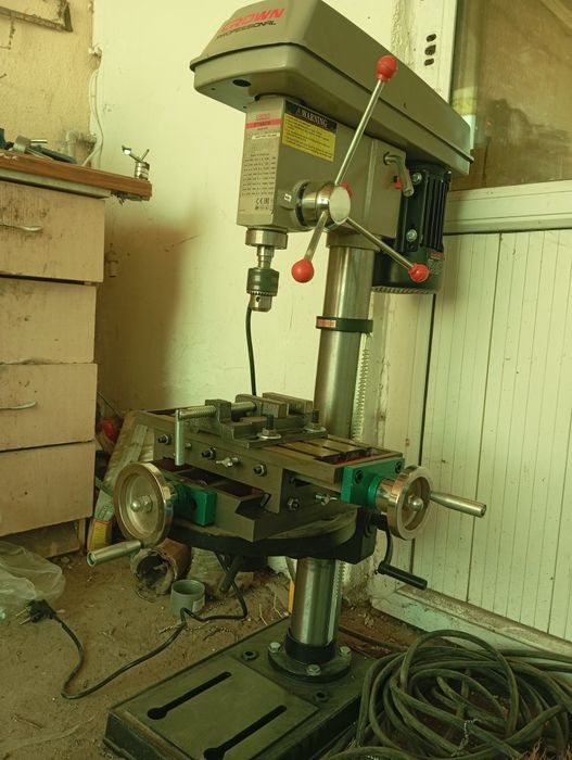 Сверлильно фрезерный станок