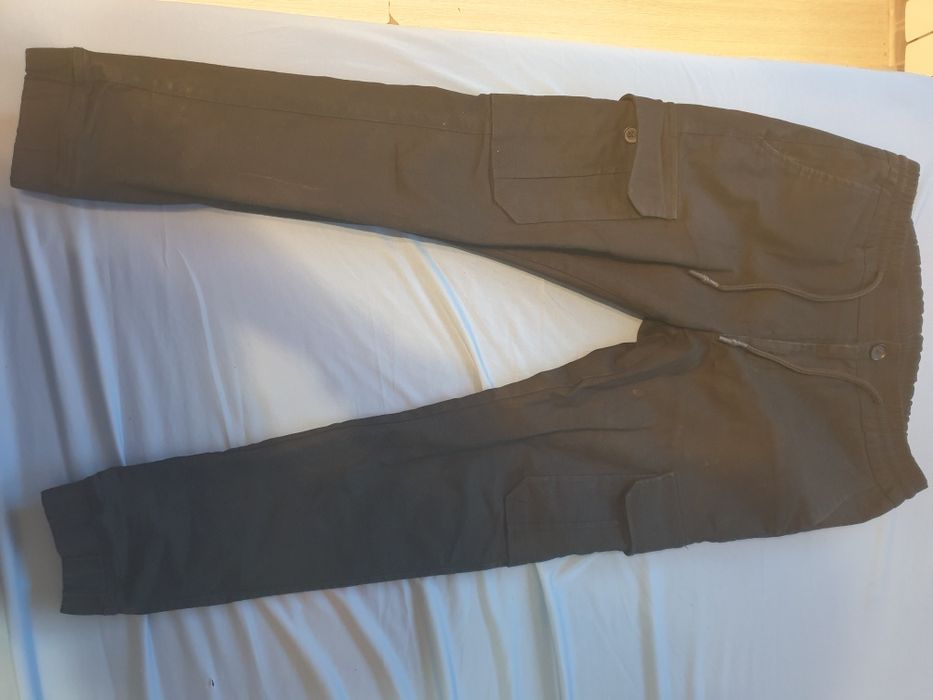 Blugi negrii mărimea m