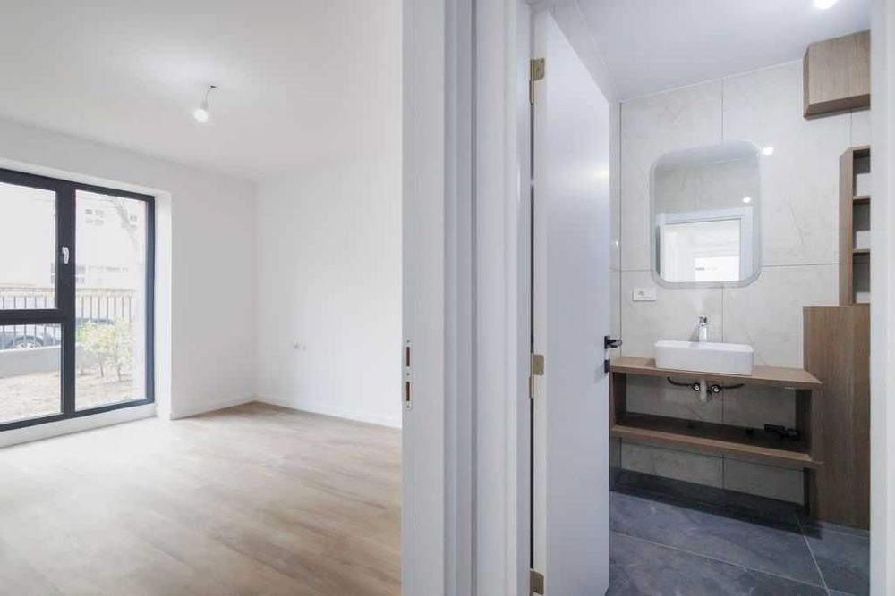 OCAZIE!!! Închiriez spațiu comercial cu terasă