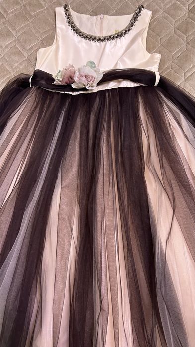 Продам платье для девочки