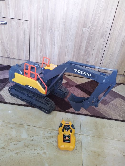 Мини багер Volvo с дистанционно управление