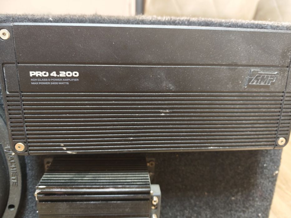 Продам сабвуфер в отличном состояний