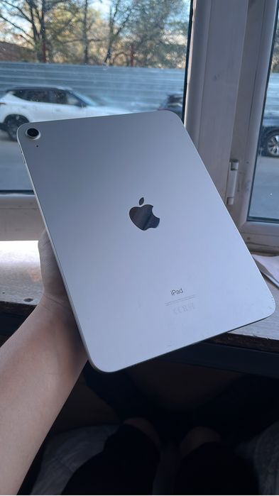 iPad 10 поколение в отличном состояний