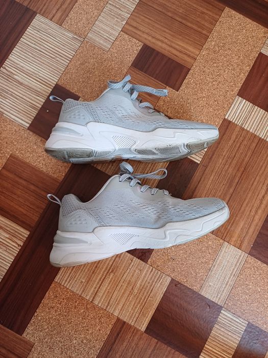 Продам Кроссовки