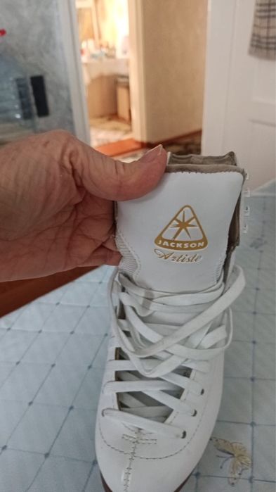 фигурные коньки,в идеальном  состоянии.