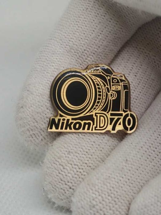Insigna pin Nikon D70 / Digicam camera aesthetic y2k