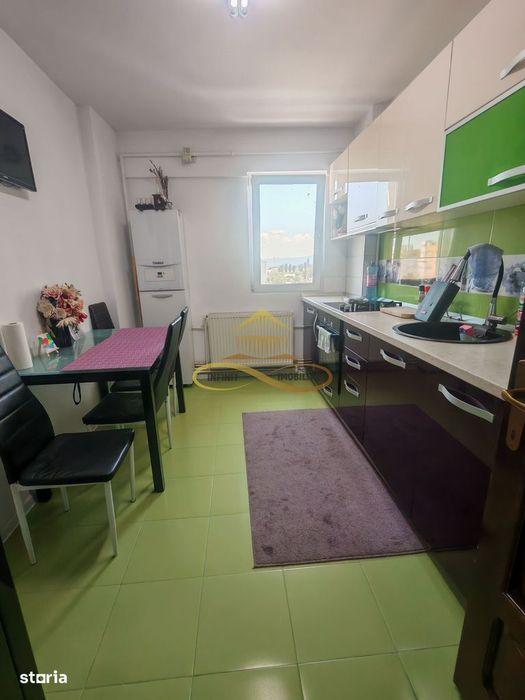 Vând apartament cu 3 camere decomandate in centrul orașului Bacau