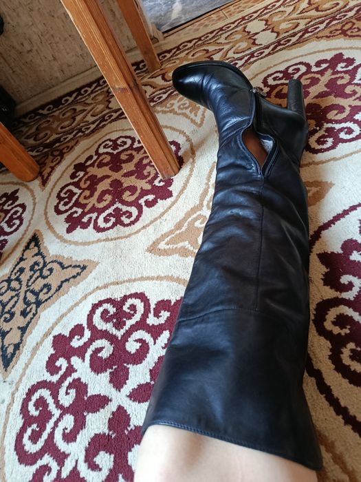 Продам сапожки ( ботфорды)