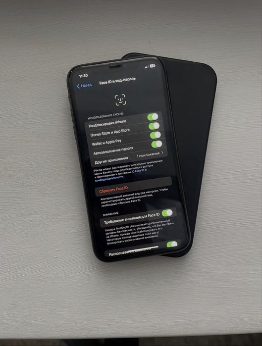 Продам Айфон 11 64гб