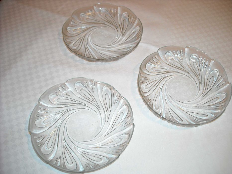 Стъклени чинийки