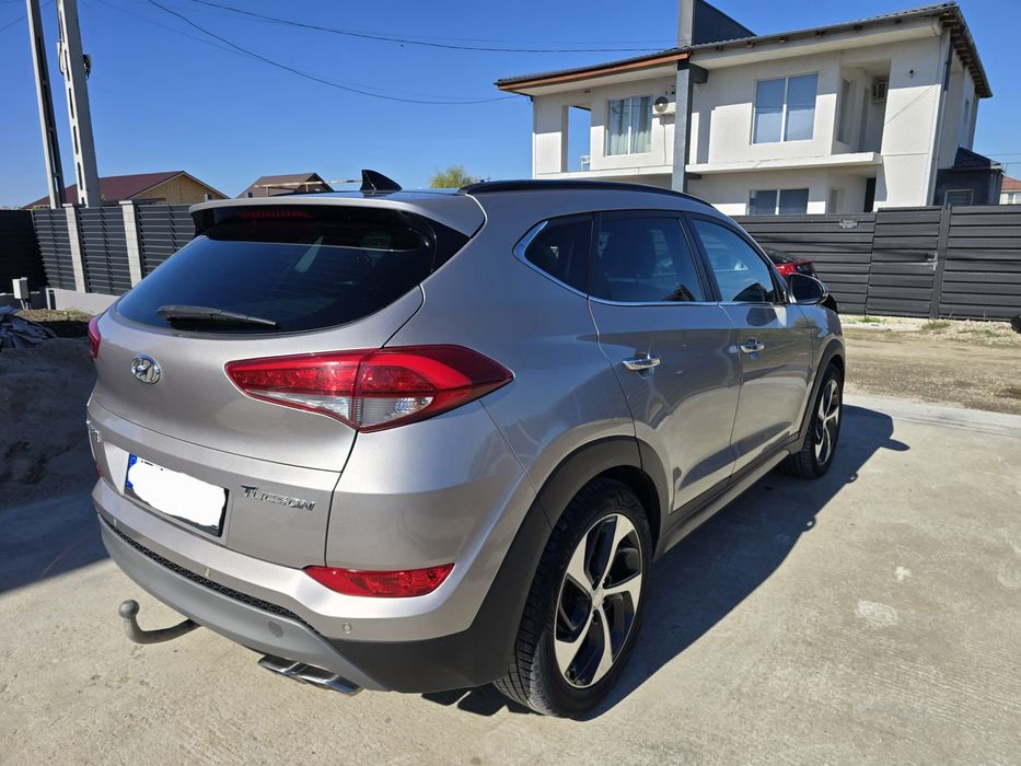 Hyundai Tucson. 2.0 crdi, echiparea Luxury, unic proprietar