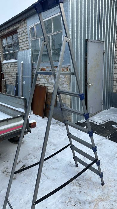 стремянка  7 и 4 ступени