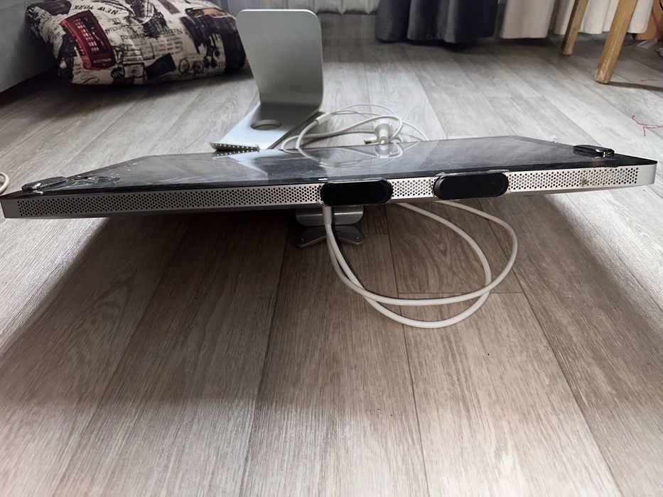 Apple studio display 27дюйм разбитый не рабочий