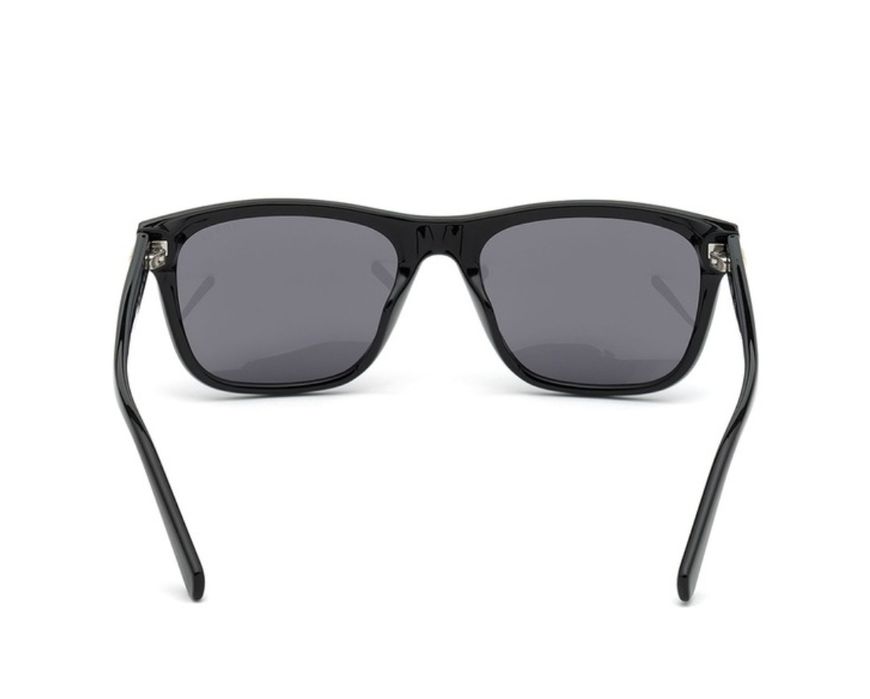 Vând ochelari de soare originali Guess