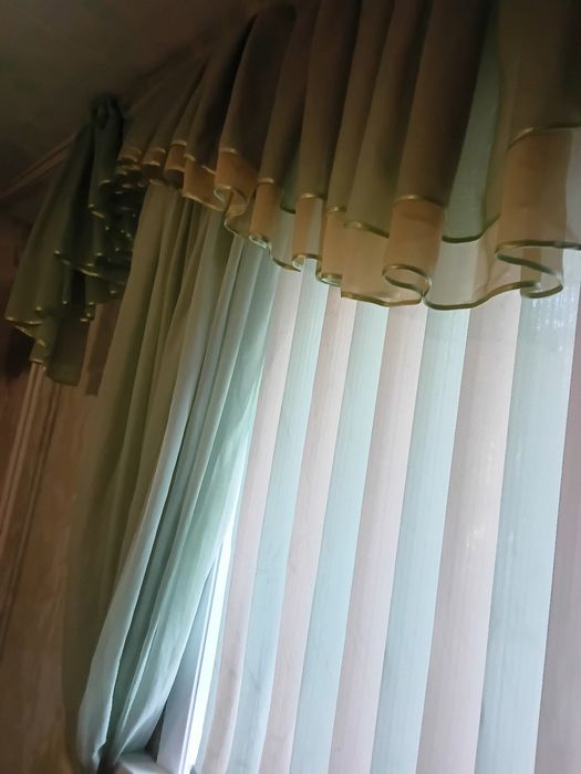 Продам шторы  в отличном состоянии