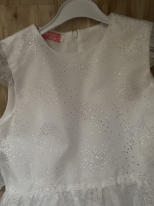 Продам ноаогодние платья