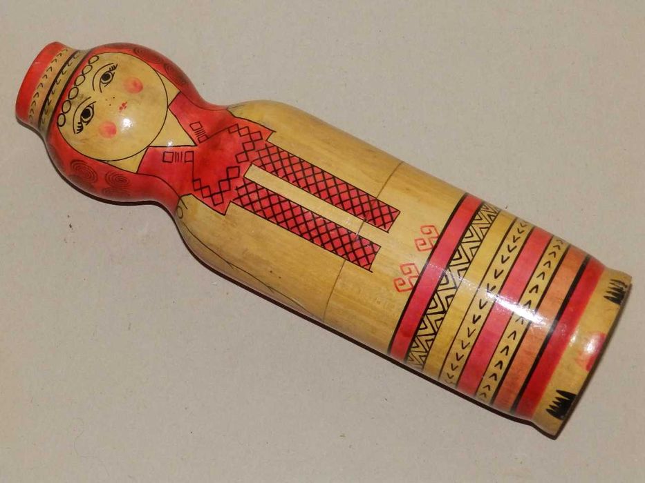 Различни стари предмети, различни цени