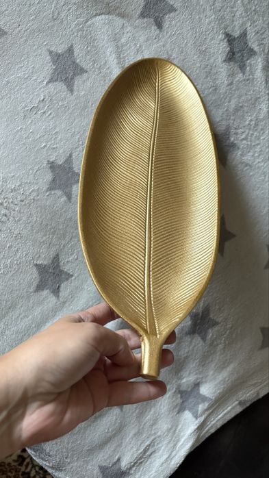 Дървено листо фруктиера ново