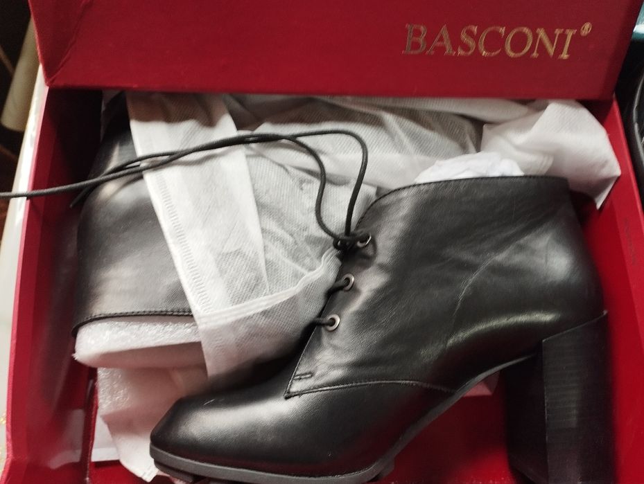 Продам женскую обувь