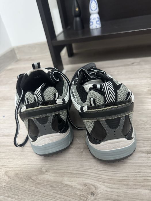 Off White Be Right Back