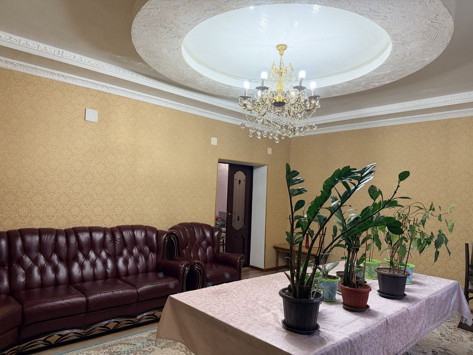 Продам кожанный диван