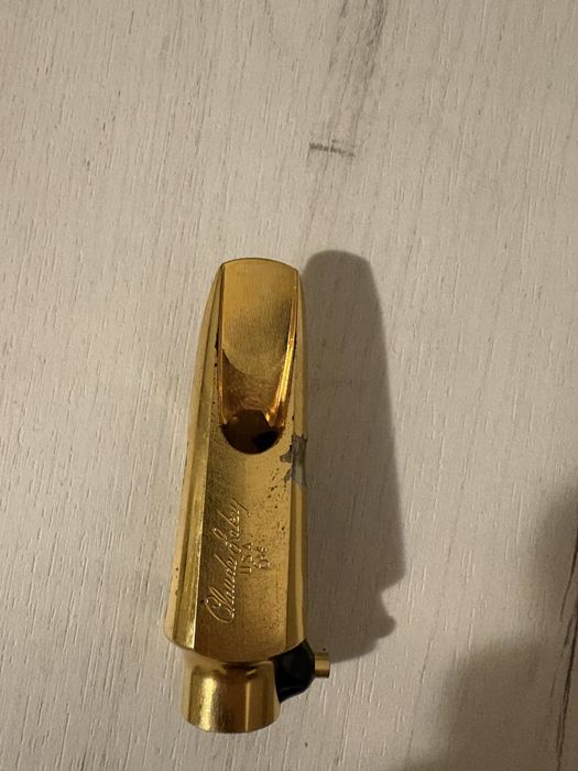 Muștiuc claude lakey