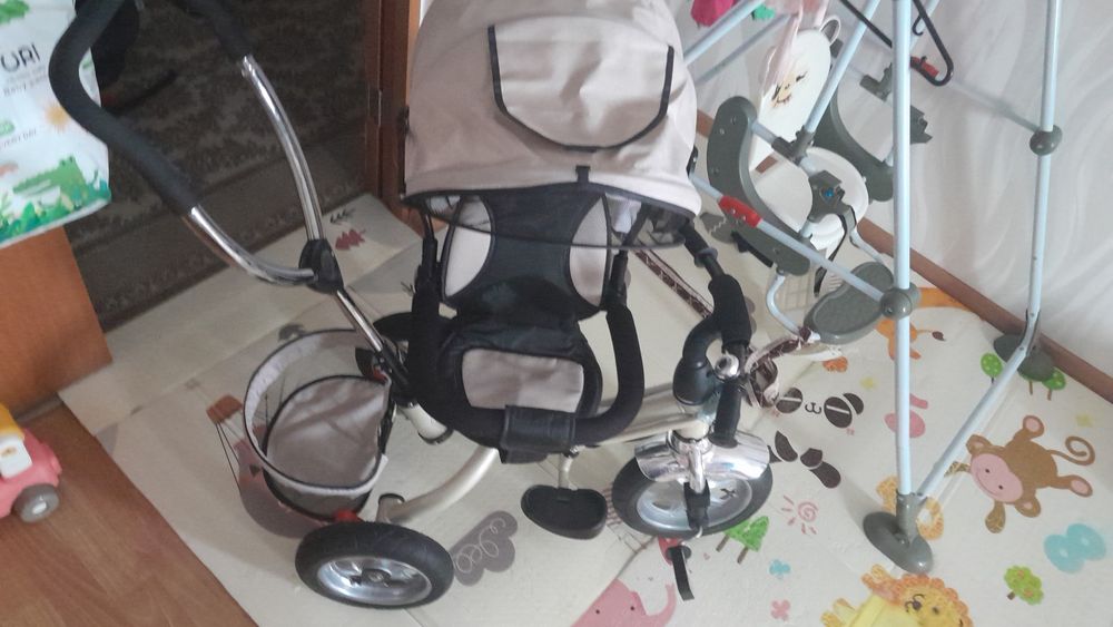 Продам велосипед с родительской ручкой