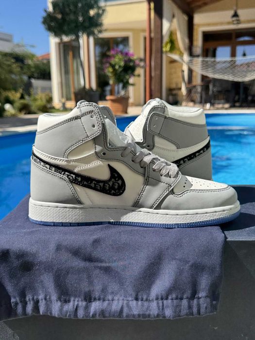 Jordan 1 Retro x Dior Кецове 39 EUR + Кутия + Стелки + Връзки