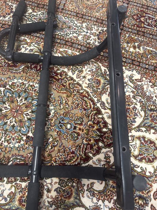 Турник настенный