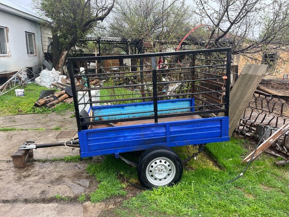 Прицеп сатылады.