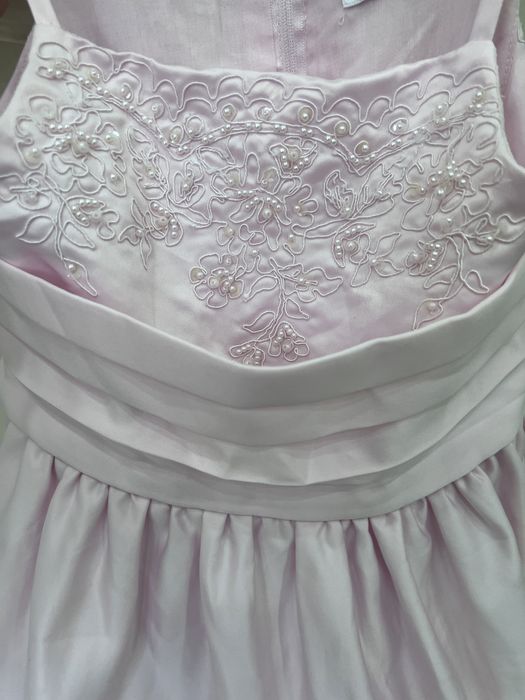 Продаю нарядное платье