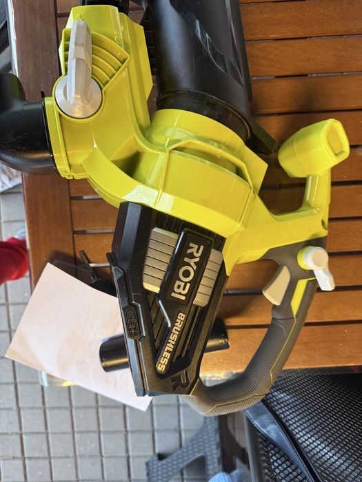 RYOBI-Suflantă/aspirator 18V ONE+™, motor fără perii Petrosani • OLX.ro