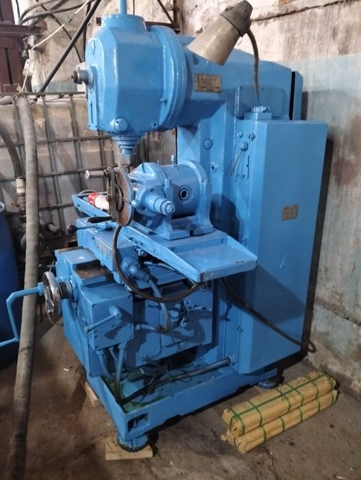 Продам фрезерный станок