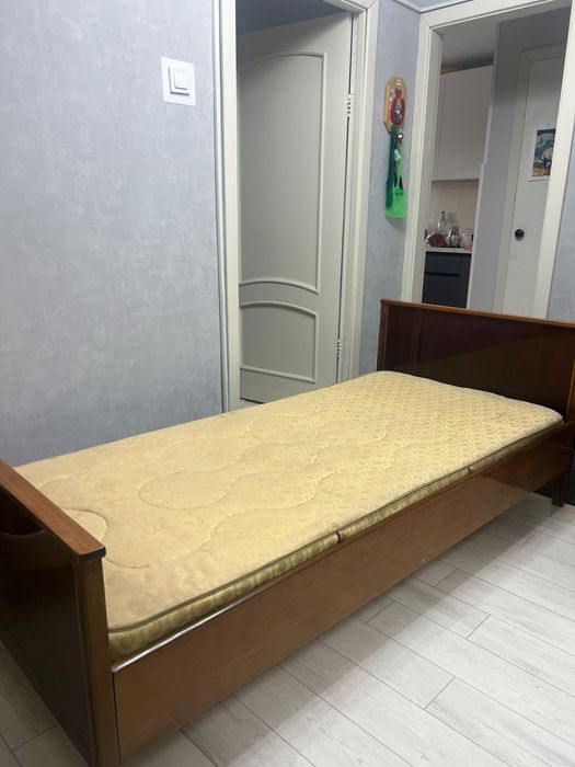 Продам кровати. Две одинаковые. Очень качественные.