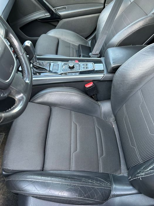 Scaune din piele cu încălzire și banchete spate Peugeot 508 SW 2011