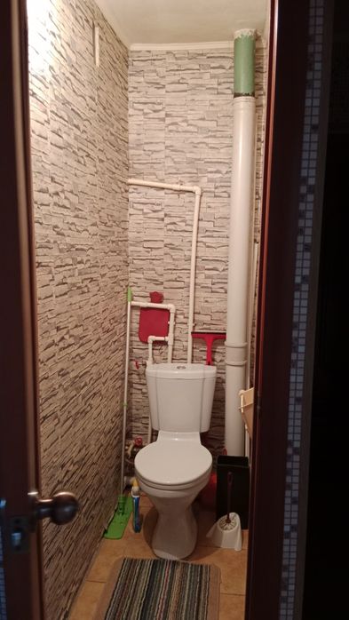 Продам 2х.ком. кв.полностью мебелированна