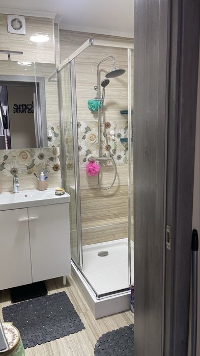 Inchiriez apartament