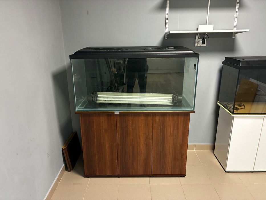 Acvariu 330l si 200l cu dulap si capac